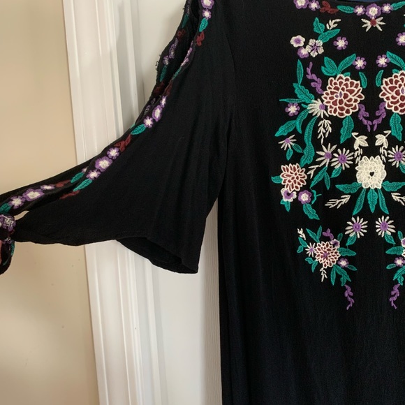 BluHeaven Embroidered Floral Dress - Picture 3 of 3